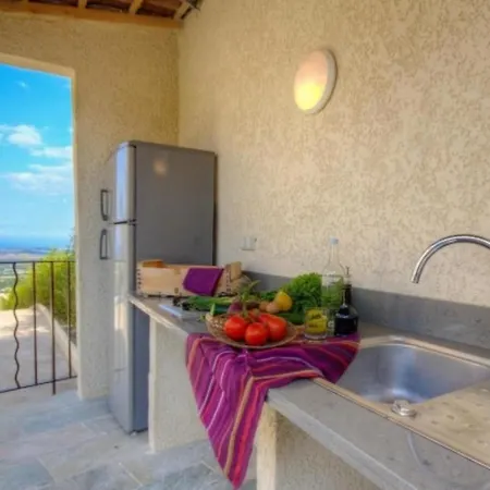 Oda ve Kahvaltı Meacci Borgo (Corsica)